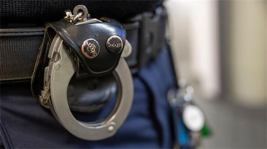 Die Polizei machte eine überraschende Entdeckung in der brandbetroffenen Wohnung. (Symbolbild)