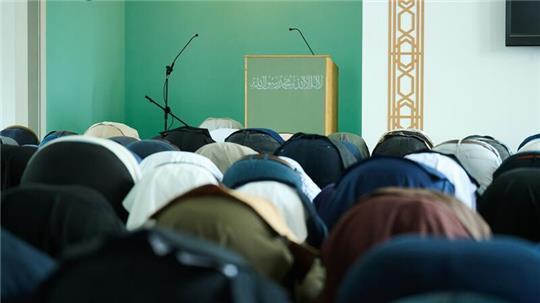 Die Polizei nahm den Mann mit dem Messer fest. (Symbolbild)