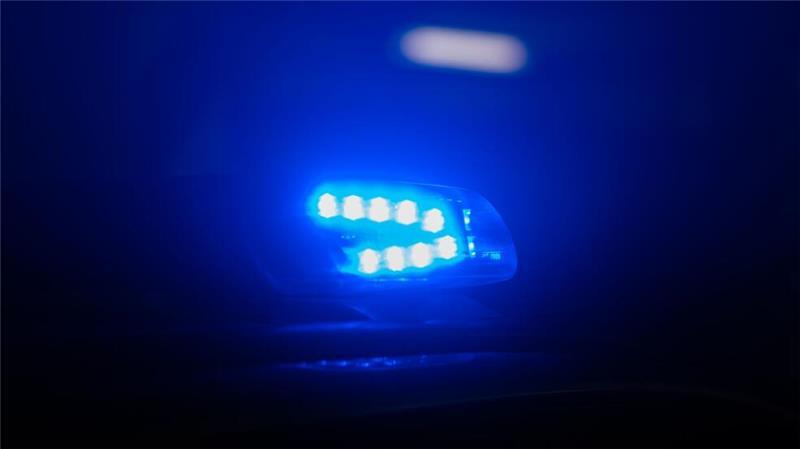 Die Polizei nahm einen der mutmaßlichen Beteiligten zu Hause fest. (Symbolbild)