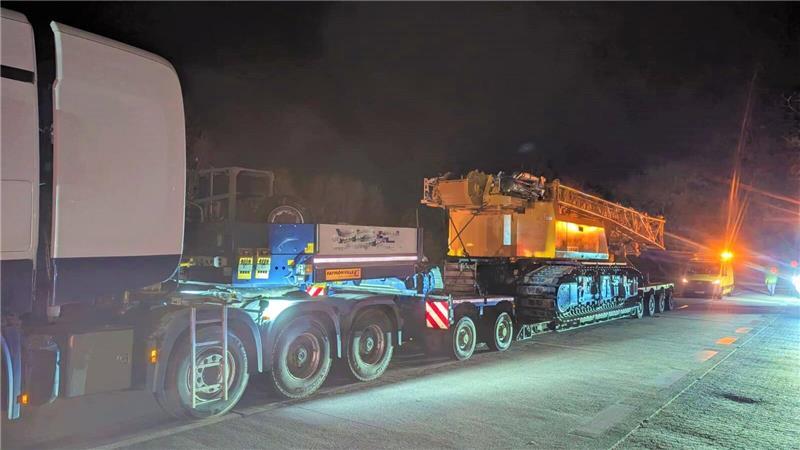 Die Polizei nimmt in der Nacht zu Freitag gleich mehrere Großraum- und Schwertransporte auf der A27 unter die Lupe. 