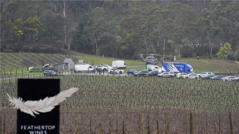 „Bitte gib auf“: Großfahndung nach mordendem „Reichsbürger“ Die Polizei richtete ihre Kommandozentrale auf einem Weingut ein.