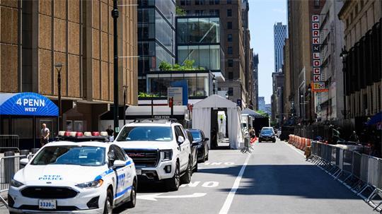 Die Polizei riegelte den Madison Square Garden ab.