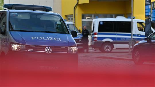 Die Polizei sperrte den Bereich ab.