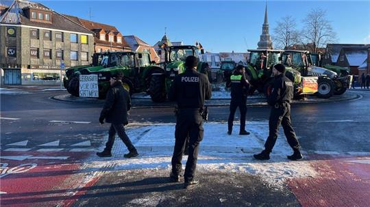 Die Polizei sperrte den Kreisel an der Schiffertorsstraße.
