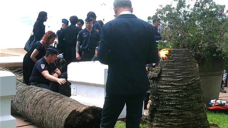 Die Polizei sperrte den Unfallort am Rande des Getümmels der Filmfestspiele ab.