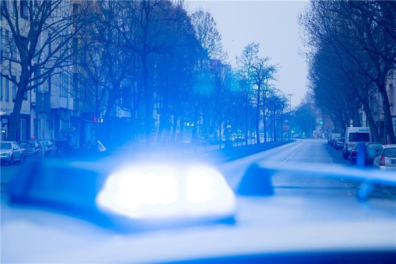 Die Polizei sperrte zahlreiche Straßen, darunter die viel befahrene Hammer Landstraße (Symbolbild). Foto: dpa-Bildfunk