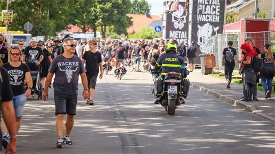 Die Polizei spricht von einem moderaten Einsatzgeschehen in Wacken. (Symbolbild)