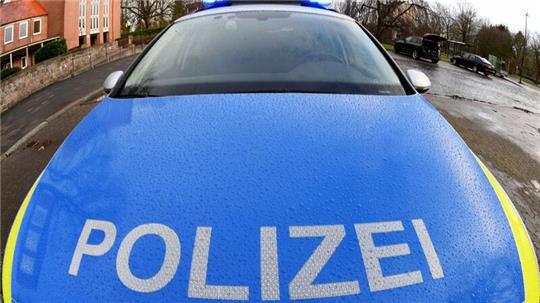 Die Polizei sucht Zeugen nach einem Vorfall auf der Autobahn 23. (Symbolfoto)