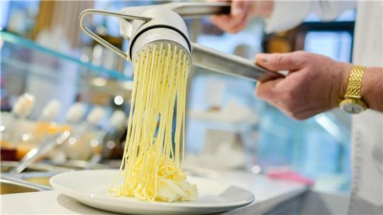 Die Polizei sucht nach Einbrechern, die eine Spaghettieis-Maschine gestohlen haben. (Symbolbild)