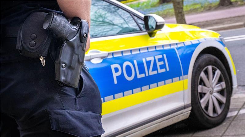 Die Polizei suchte mit Fotos nach dem mutmaßlichen Täter. (Symbolbild)