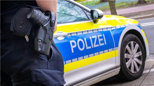 Die Polizei suchte mit Fotos nach dem mutmaßlichen Täter. (Symbolbild)