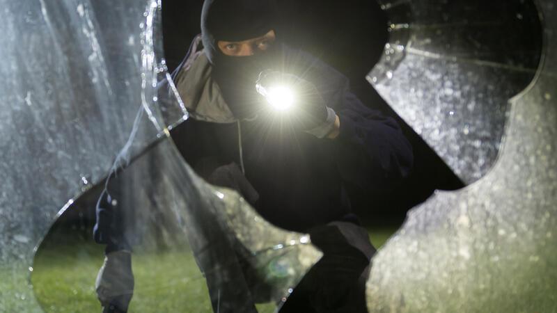 Die Polizei untersuchte am Freitagmorgen in mindestens fünf Orten Einbrüche.