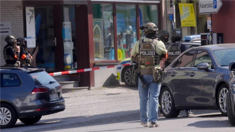 Die Polizei verfolgt eine bestimmte Taktik. 