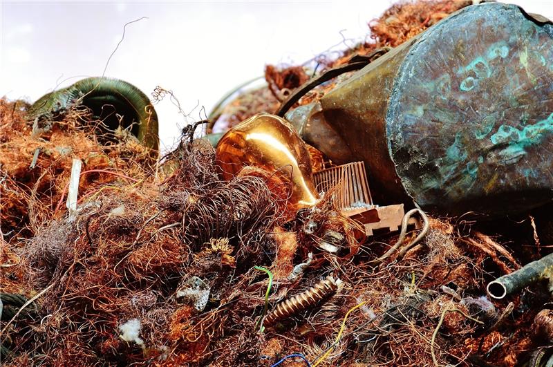 Einbruch in Buxtehuder Recyclingfirma – Diebe machen große Beute Die Polizei vermutet: Die Diebe müssen die Kupferreste (Symbolbild) mit einem entsprechend großen Fahrzeug abtransportiert haben. Foto: Pixabay