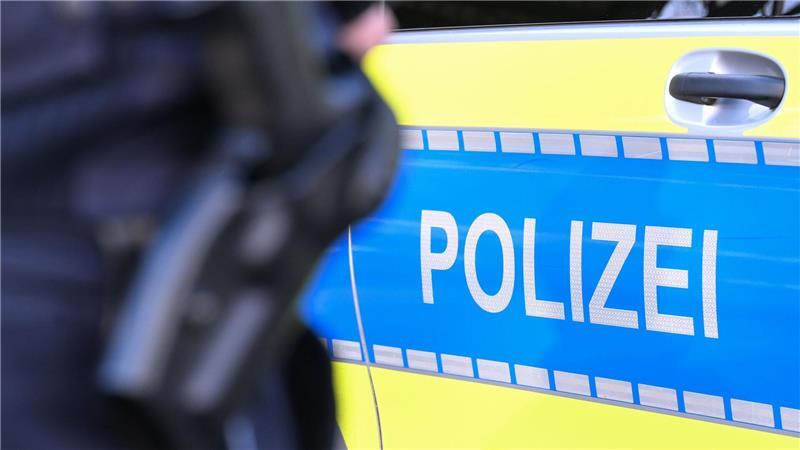 Die Polizei war am Morgen in drei Bundesländern im Einsatz. (Symbolbild)