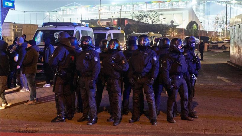 Die Polizei war mit einem Großaufgebot beim Stadtderby dabei. 