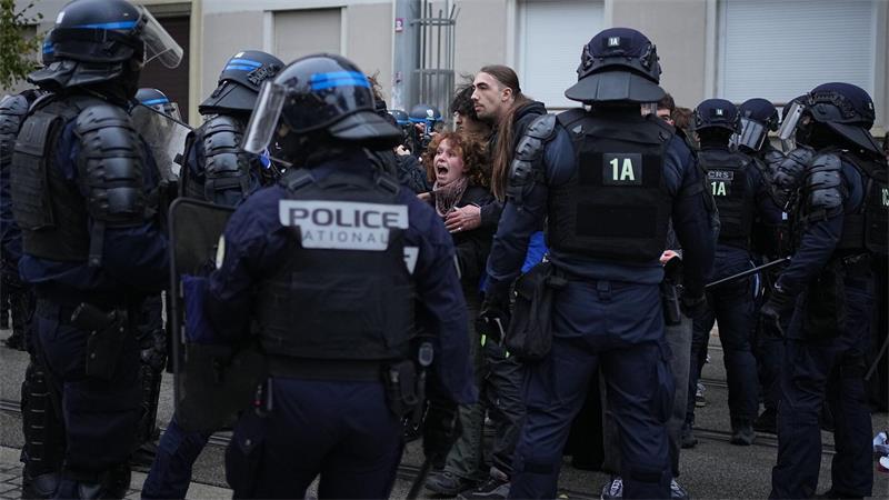 Die Polizei war mit einem Großaufgebot im Einsatz. 