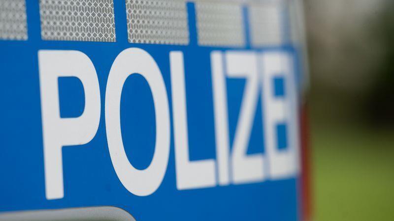 Die Polizei warnt vor einem Datendiebstahl, der mit der falschen Nachricht von einer Kindesentführung eingefädelt wird. Foto: Marijan Murat/dpa