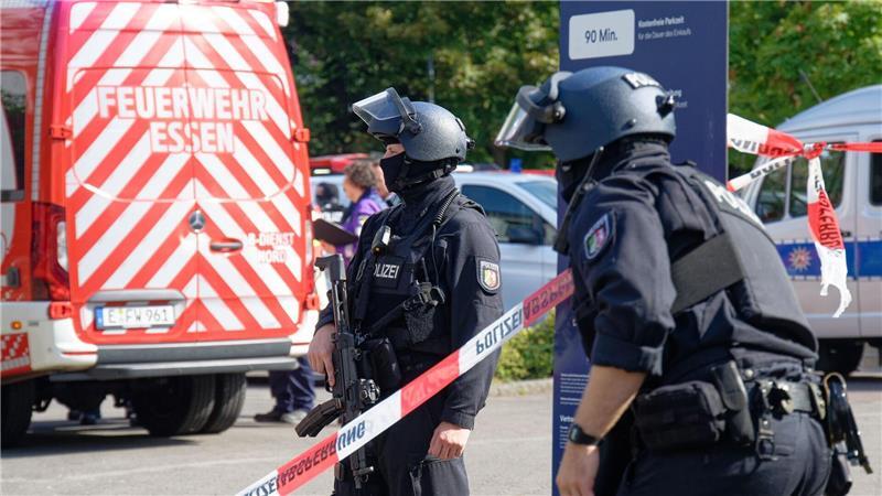 Die Polizei wird zu einem Großeinsatz gerufen.