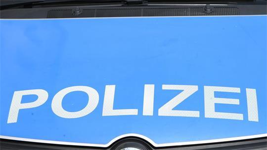 Die Polizei wurde gegen 3.15 Uhr zu einem Diebstahl in Hamburg-Harburg alarmiert. (Symbolbild)