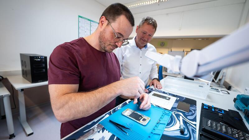 Die Polizeidirektion Lüneburg richtet ein Zentrallabor IT-Forensik ein.