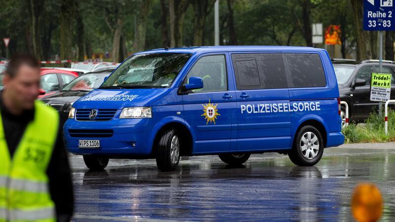 Todesnachricht überbringen: So werden Polizisten auf diese schwierige Aufgabe vorbereitet Die Polizeiseelsorge begleitet Beamte bei belastenden Einsätzen, hier etwa bei der Gedenkfeier zur Loveparade-Katastrophe 2011 in Duisburg.