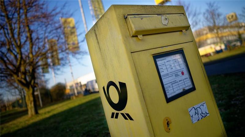 Post-Betriebsratschef befürchtet noch einen Jobabbau Die Post baut in Deutschland bis zum Jahresende 8.000 Stellen ab. Folgen noch weitere Stellenstreichungen?