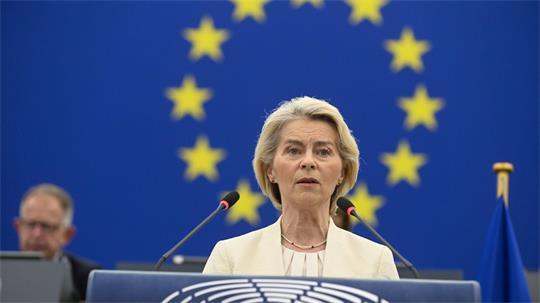 Die Präsidentin der Europäischen Kommission, Ursula von der Leyen, gratulierte dem Handelskommissar zum verhandelten Abkommen. (Archivbild)
