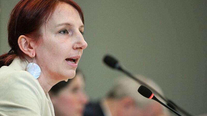 Bleiben oder gehen? - TU-Präsidentin soll selbst entscheiden Die Präsidentin der Technischen Universität Berlin, Geraldine Rauch, steht in der Kritik.