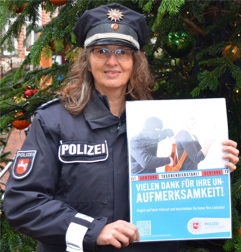 Taschendieb schlägt auf Buxtehuder Weihnachtsmarkt auf Mann ein Die Präventionsbeauftragte des Polizeikommissariat Buxtehude Maike Hesebeck. Foto: Polizei