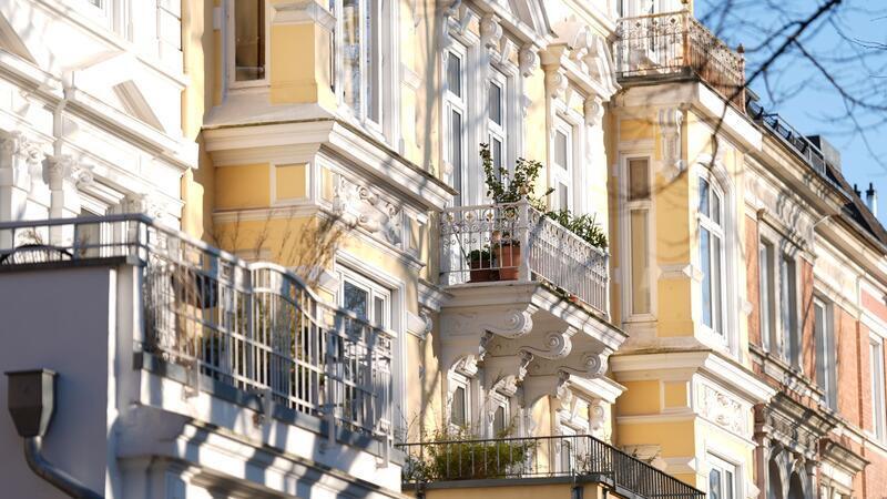 Neue Wohnungen in und um Hamburg teurer - Hauspreise sinken Die Preise für Immobilien im Großraum Hamburg haben sich unterschiedlich entwickelt.