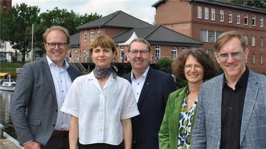 Die Preisträgerin und ihre Unterstützer: Christian Bruns, Kristina Kröger, Matthias Weiss, Melanie Hainke und Torsten Lange (von links).