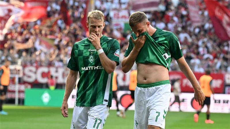 Die Profis von Werder Bremen waren gegen Bayern München völlig chancenlos.