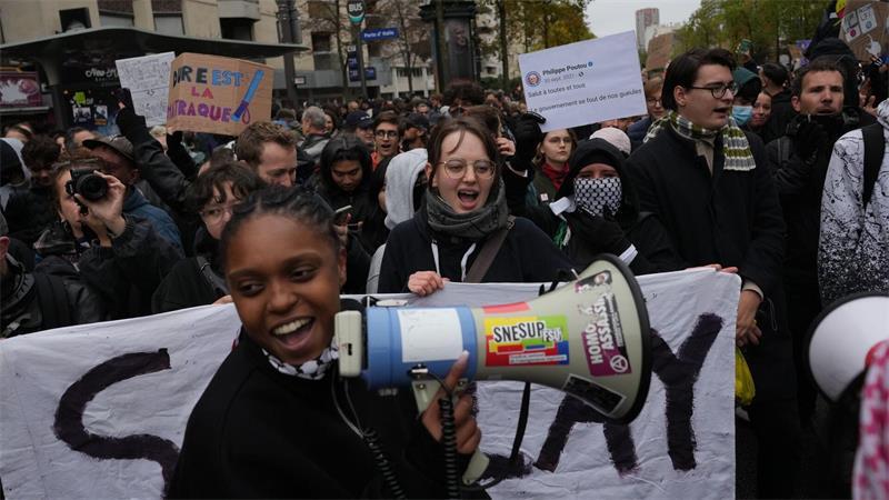 Protesttag in Frankreich: Viele Kontrollen und Festnahmen Die Proteste richten sich mittlerweile auch gegen die hohen Preise für Sprit, Lebensmittel und Mieten.