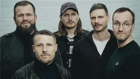 Die Punkrock-Band Feine Sahne Fischfilet spielt auf der Elbfähre.