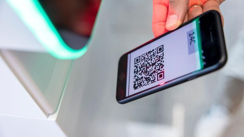 Die QR-Codes führen auf gefälschte Webseite. (Symbolbild)