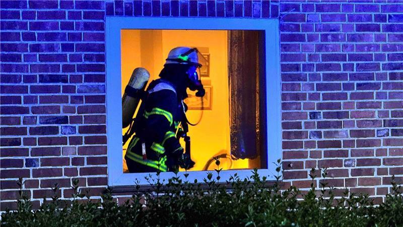 Die Quelle des Brandes fand die Feuerwehr auf dem Herd einer Erdgeschosswohnung.