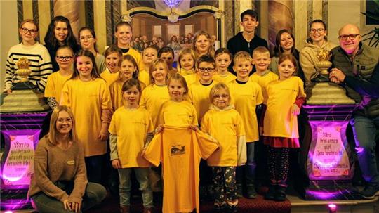 Die Rainbow-Kids aus Drochtersen führen ihr Musical „Jona" in der Grundschule in Assel auf.