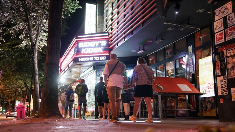 Die Reeperbahn ist auch für Touristen ein beliebtes Ziel.