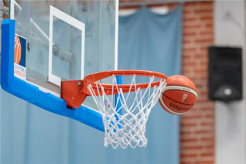 Die Regionalliga-Basketballer des VfL Stade treffen im „Nordderby“ auf Rot-Weiß Cuxhaven (Symbolbild). Foto: Jörg Struwe/picselweb.de