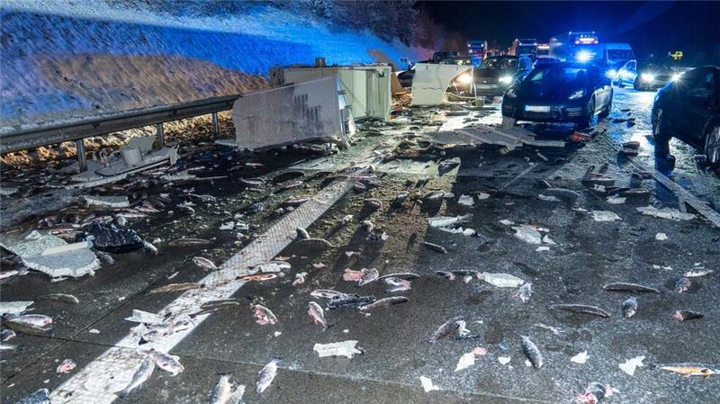 Die Reinigung der A1 sollte sich auch über den Sonnabendvormittag erstrecken.