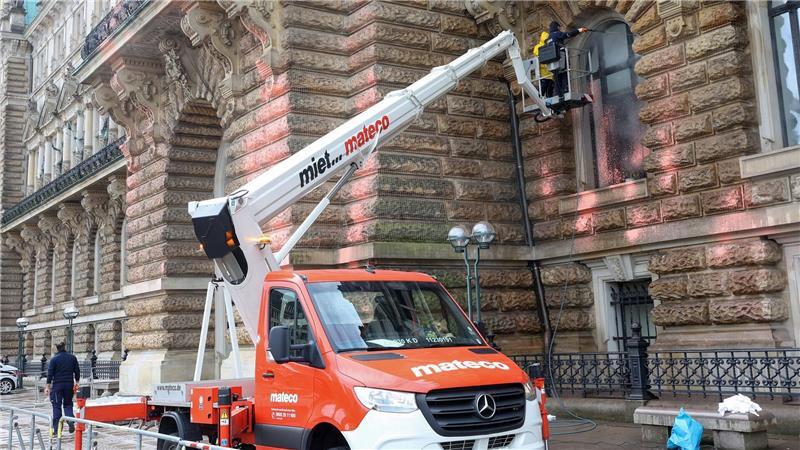 Die Reinigungs- und Instandsetzungskosten nach dem Fabranschlag betrugen laut Staatsanwaltschaft mehr als 17.000 Euro. (Archivbild) 