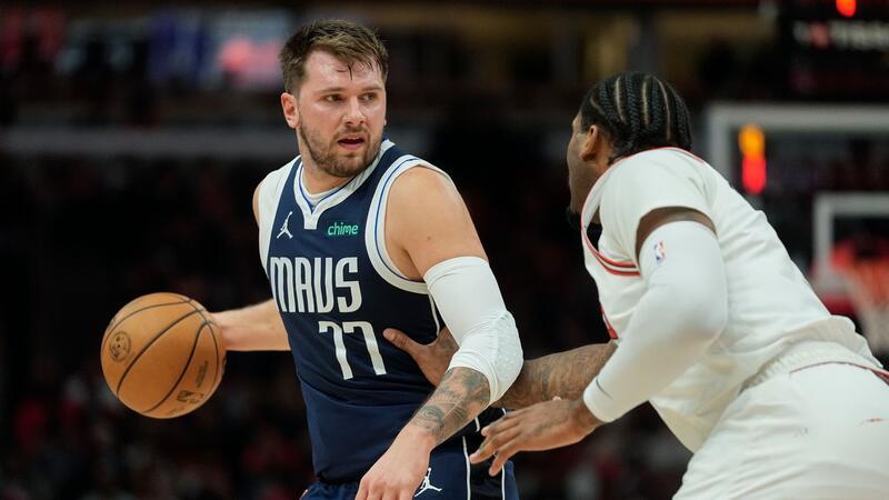 Kleber und Dallas in NBA siegreich - Doncic-Serie gerissen Die Rekordserie von Luka Doncic (l) ist gerissen, doch der Slowene führt die Mavericks zum nächsten Sieg.