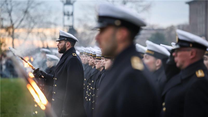 Die Rekrutinnen und Rekruten haben ihre ersten Schritte vom Zivilisten zum Soldaten gemacht. 