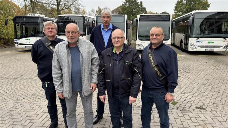 Die Rentner von heute sind die Teilzeitkräfte von morgen. Wolfgang Häussler (v.li.) Bernd Ehlen, Siegfried Riggert, Jens Bruhn und Josef Bastikant bleiben der KVG erhalten. Im Bild fehlt Ralf Henne.
