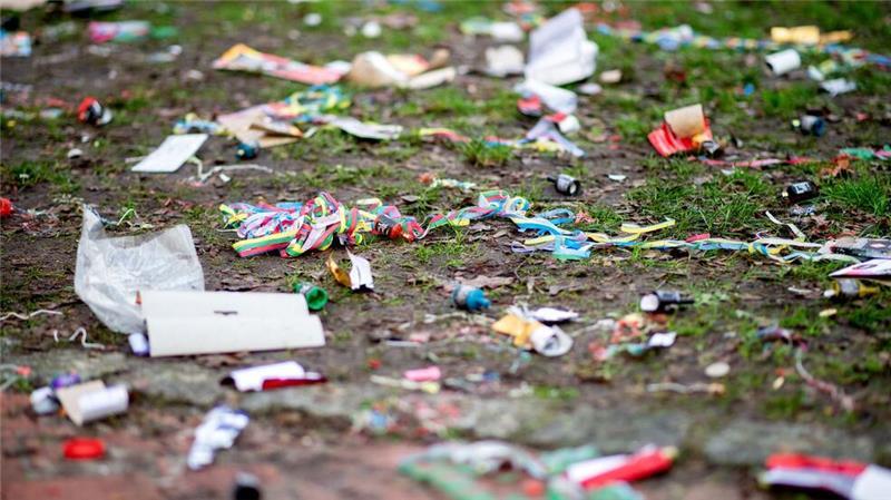 Laute und helle Silvesternacht stört Wildtiere Die Reste einer Silvesternacht können zur Gefahr für Tiere werden. (Archivbild)