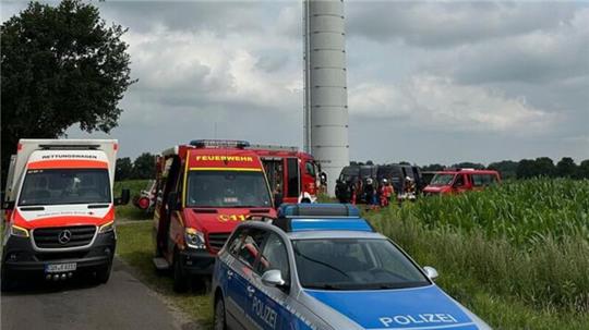 Die Rettungskräfte sind mit einem großen Aufgebot vor Ort in Wanna. Foto: Feuerwehr