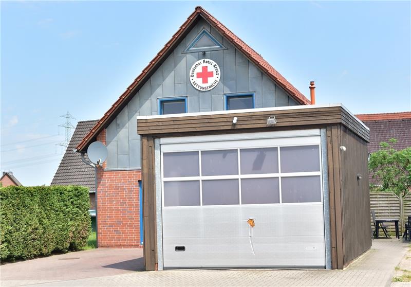 Die Rettungswache in Horneburg : Das Gebäude ist zu eng, eine große Garage fehlt. Fotos: Beneke