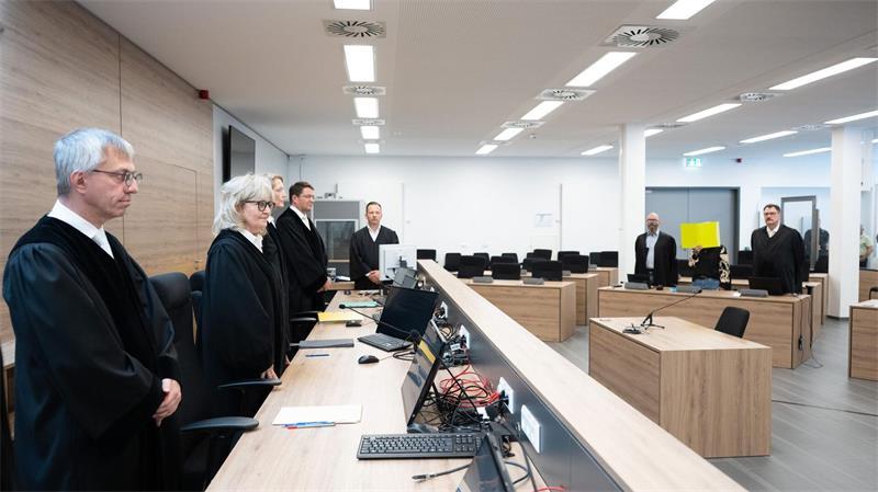 Bewährungsstrafe für Zschäpe-Freundin Susann E. Die Richter blieben mit dem Strafmaß hinter den Erwartungen der Anklage zurück.