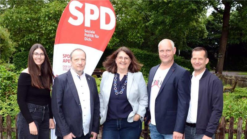 Die SPD Apensen hat sich positioniert (von links): Vanessa Knuth, stellvertretender Vorsitzender Dirk Brumme, Tanja von der Bey, Vorsitzender Christian Bendrig und Bernd Tiedemann.